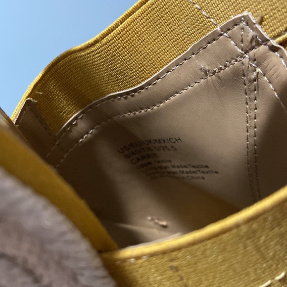 Kenneth Cole Reaction Carrie Espadrilles Wedges worn once mustard gold 💕 Size 9 - Picture 3 of 13